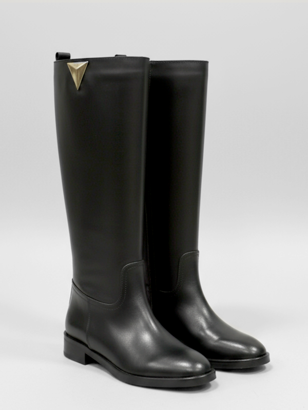 Stivale in vitello nero con zip laterale