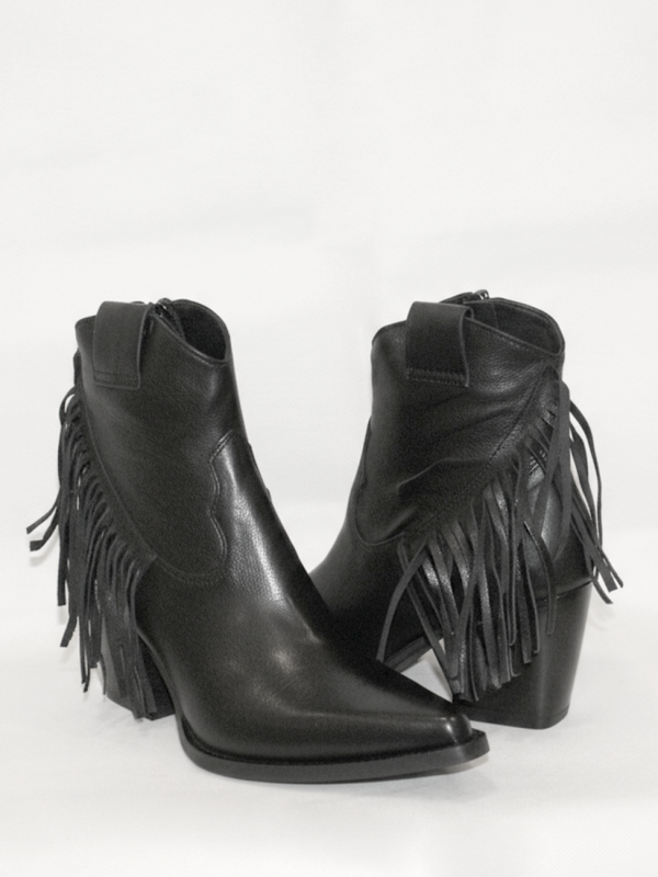 Tronchetto in vitello nero con zip e frange - Prodotto_4