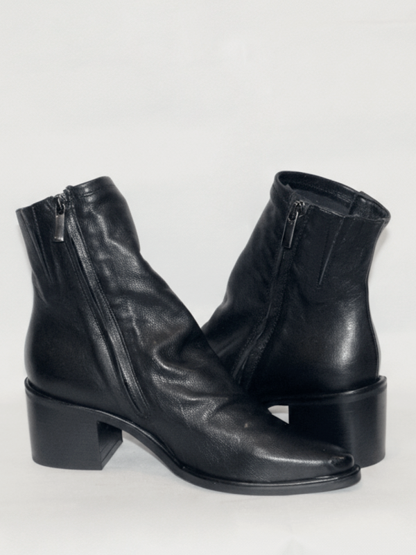 Tronchetto in vitello nero con zip interna - Prodotto_6