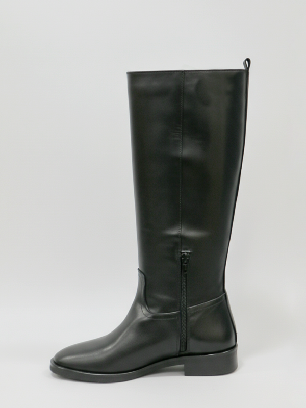 Stivale in vitello nero con zip laterale