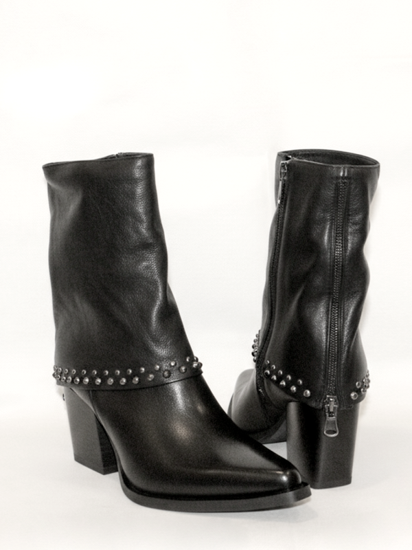 Tronchetto in vitello nero con bavero e borchie - Prodotto_5