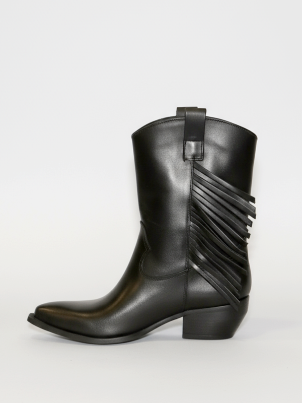 Tronchetto in vitello nero con frangia - Prodotto_7