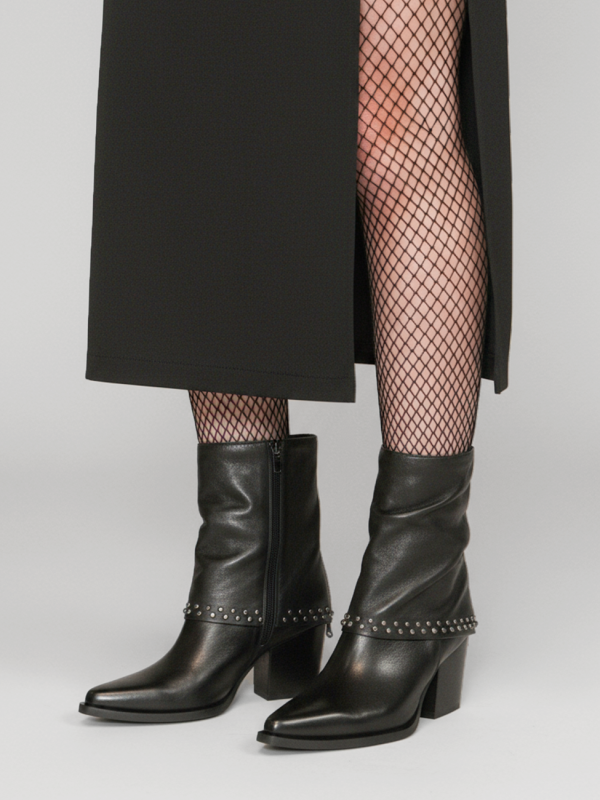 Tronchetto in vitello nero con bavero e borchie - Prodotto_5