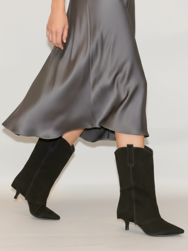 Tronchetto in camoscio nero con risvolto - Prodotto_10_1